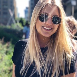 Meet your Posher, Aisha